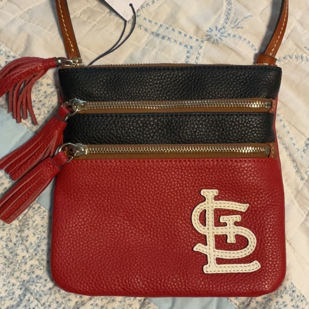 Dooney & Bourke Red/Navy St. louis Cardinals crossbody 3 zip purse - Picture 3 of 5